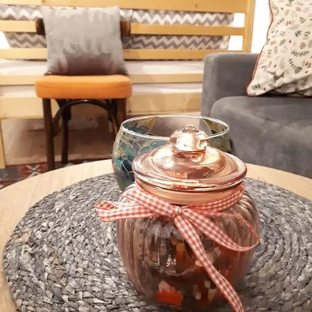 Silueta Dvorista Τζαχορίνα